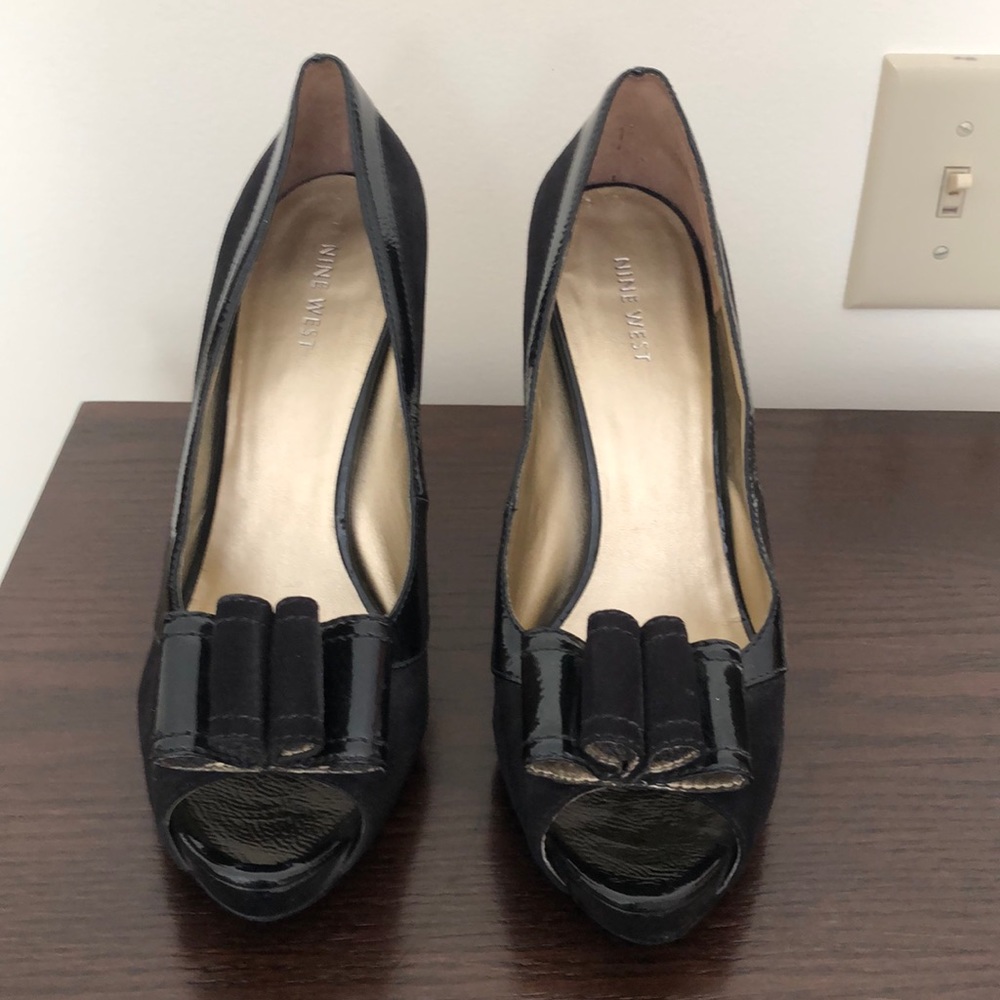 Nine West 4.5 “ heels - Picture 2 of 4